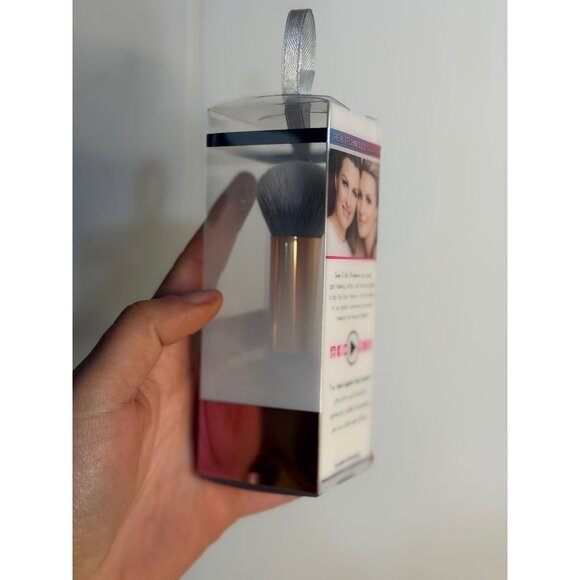 Real Techniques by Sam & Nic Mini Expert Face Brush Limited Edition Travel NEW - Picture 5 of 5